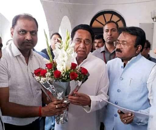 मिसिरगवां न्यूज़ मऊगंज / बसपा नेता एडवोकेट मृगेन्द्र सिंह ने थामा कांग्रेस का हाथ, मुख्यमंत्री कमलनाथ  के हाथो  ली  सदस्यता