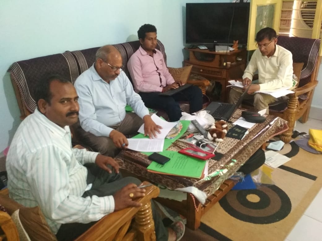   उप वन संरक्षक बांधवगढ़ टाइगर रिजर्व उमरिया एवं वन मंडलाधिकारी धमोखर के फारेस्ट कॉलोनी स्थित शासकीय आवास उमरिया जिला उमरिया एवं मूल निवास जिला सतना में