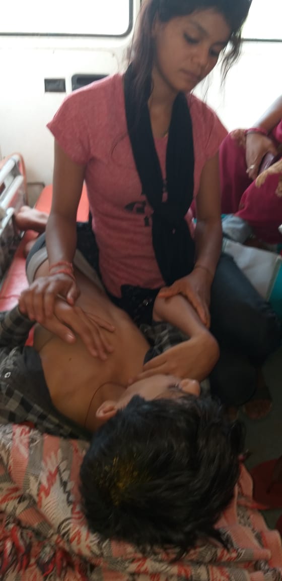आवारा लड़को ने 12 वर्षीय बालक को जमकर पीटा जिससे जी एम एच् रीवा में भर्ती स्थिति नाजुक बनी हुई है