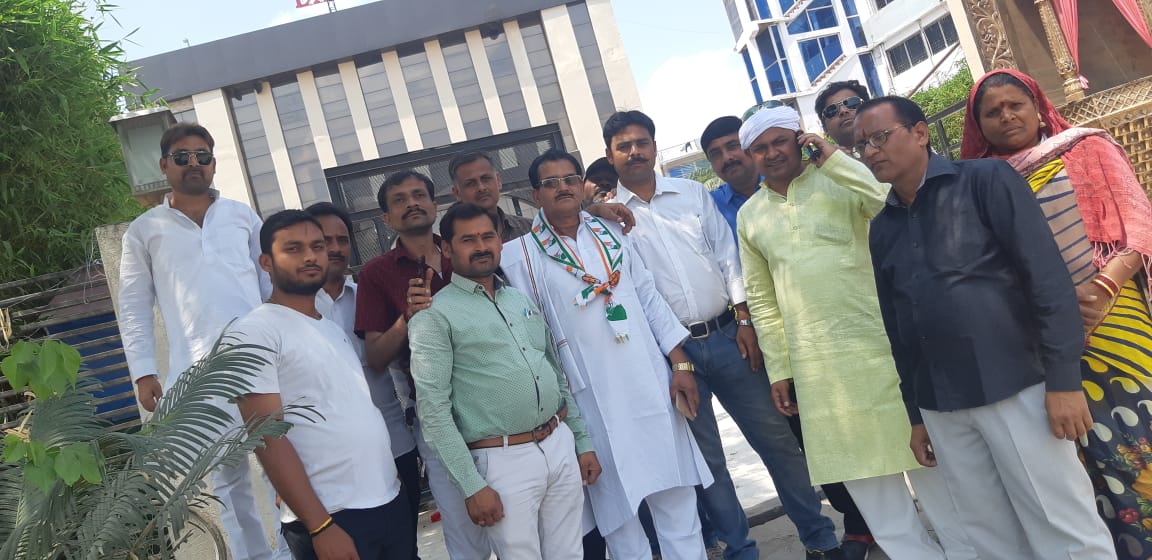 आज बार्ड क्रमांक 15 के होटल लैंडमार्क में रीवा लोकसभा कांग्रेस प्रत्याशी सिद्धार्ध तिवारी जी का कार्यकर्ता व मतदाता मीटिंग का आयोजन किया गया