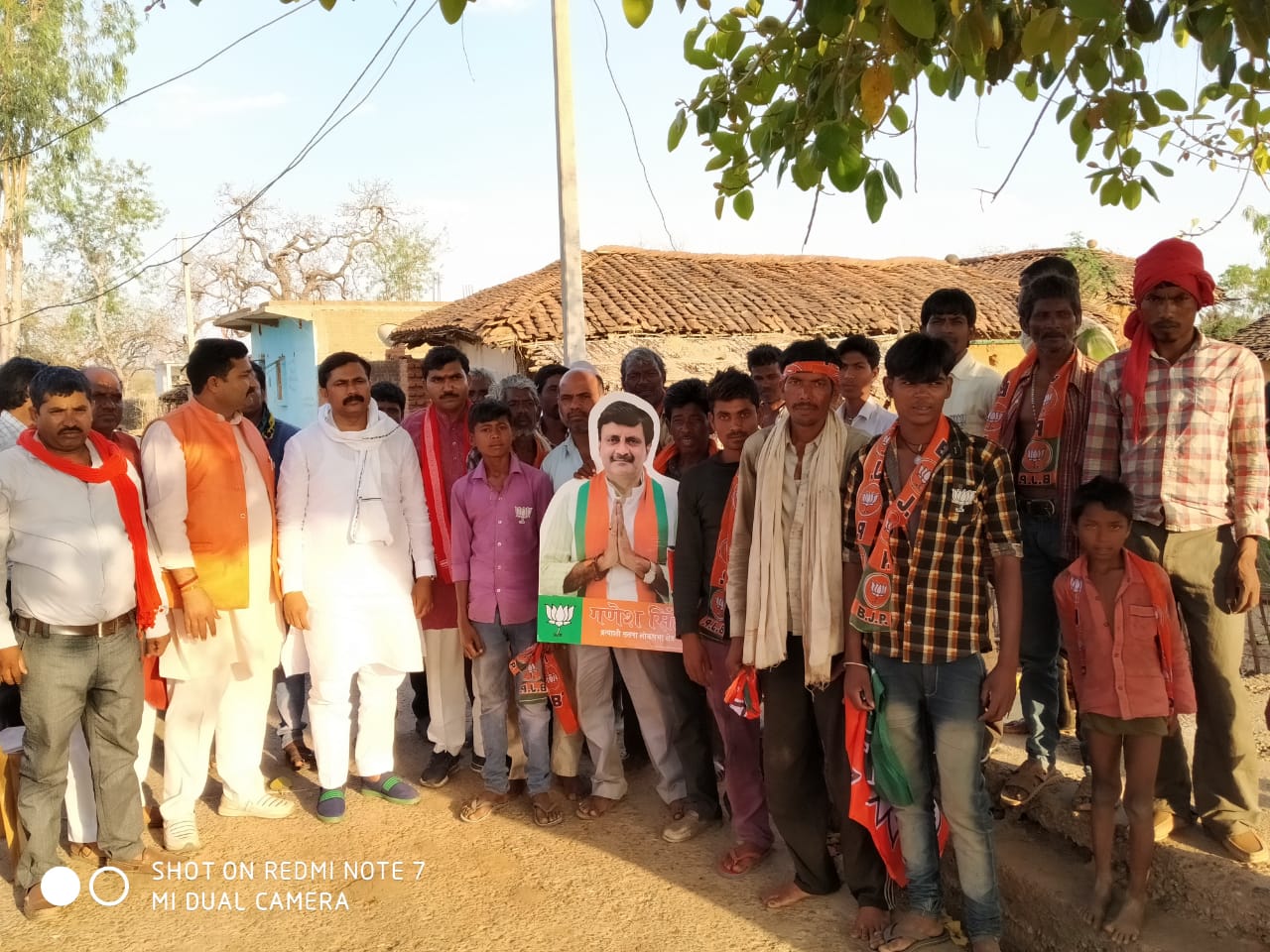  जिला पंचायत वन समिति के सभापति एबं सांसद प्रतिनिधि  श्री  उमेश प्रताप ने चित्रकूट  बिधानसभा के कई पंचायत में जनसंपर्क