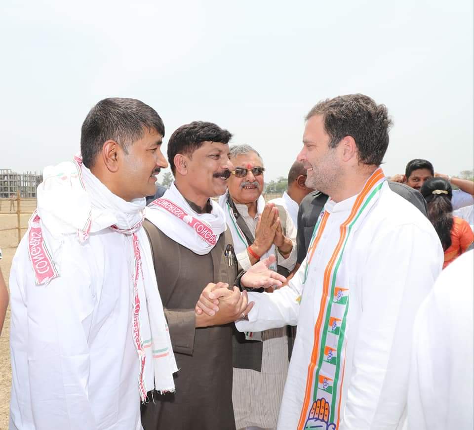 मध्यप्रदेश कांग्रेस कमेटी सदस्य कुंवर सिंह ने कांग्रेस पार्टी के राष्ट्रीय अध्यक्ष राहुल गांधी से मुलाकात की