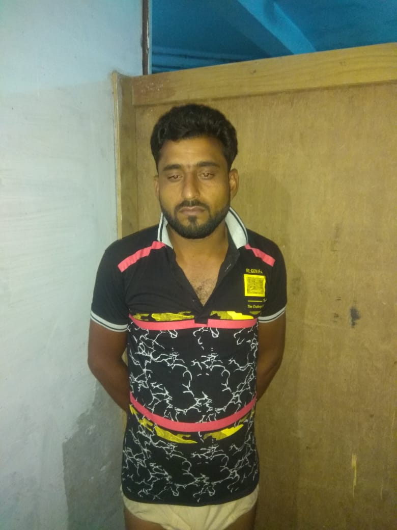 रीवा पुलिस अधीक्षक श्री आबिद खान के निर्देशन में नगर पुलिस अधीक्षक श्री शिवेन्द्र सिंह बघेल के मार्गदर्शन  10,000 हजार रुपये के इनामी फरार आरोपी अश्विनी कुमार शुक्ला गिरफ्तार