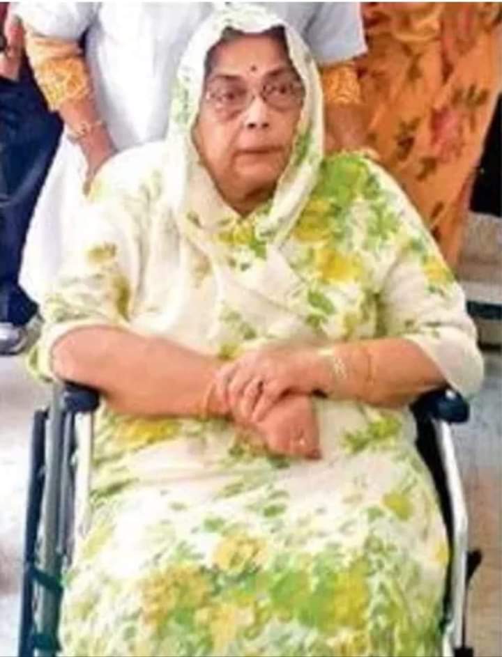 पूर्व नेता प्रतिपक्ष की माँ का निधन