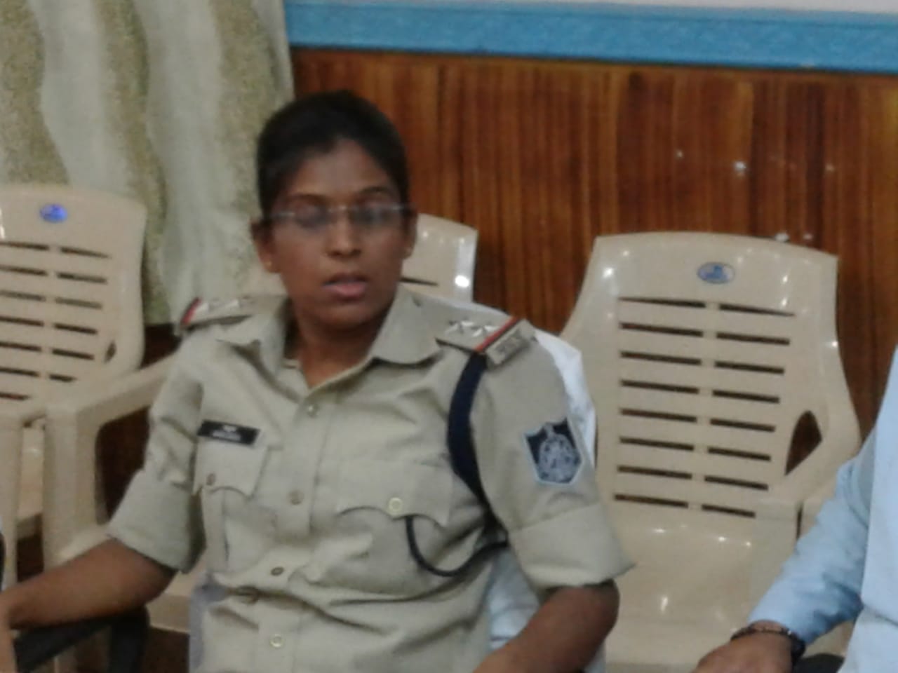 लोकायुक्त पुलिस की सतना सिटी कोतवाली में कार्यवाही महिला एसआई रिश्वत लेते गिरफ्तार कार्यवाही जारी।