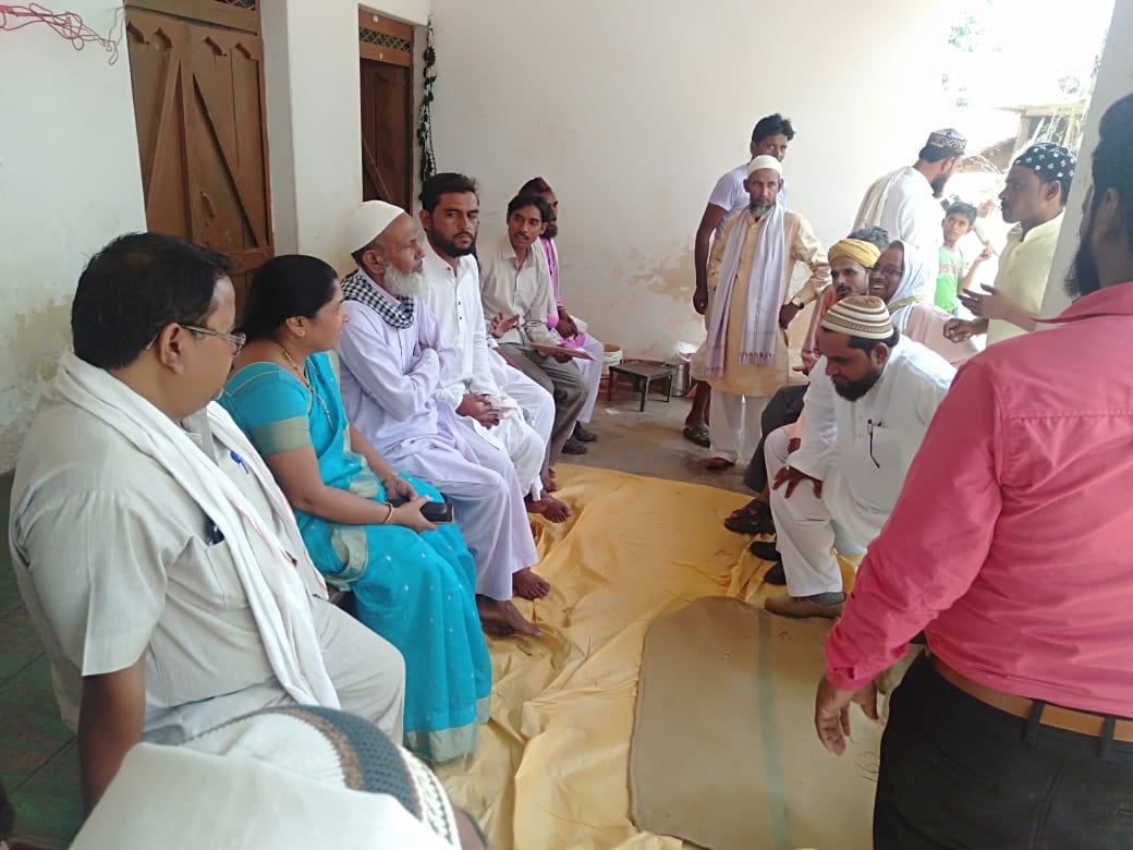 देवतालाब विधानसभा क्षेत्र से कांग्रेस की प्रत्याशी रही पूर्व विधायक विद्यावती पटेल ने ईद के मौके पर कई जगह पहुंच कर दी बधाई