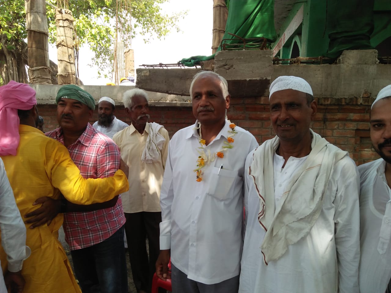ईद आपसी प्रेम और भाईचारे का त्योहार है   डॉ आई एम पी  वर्मा