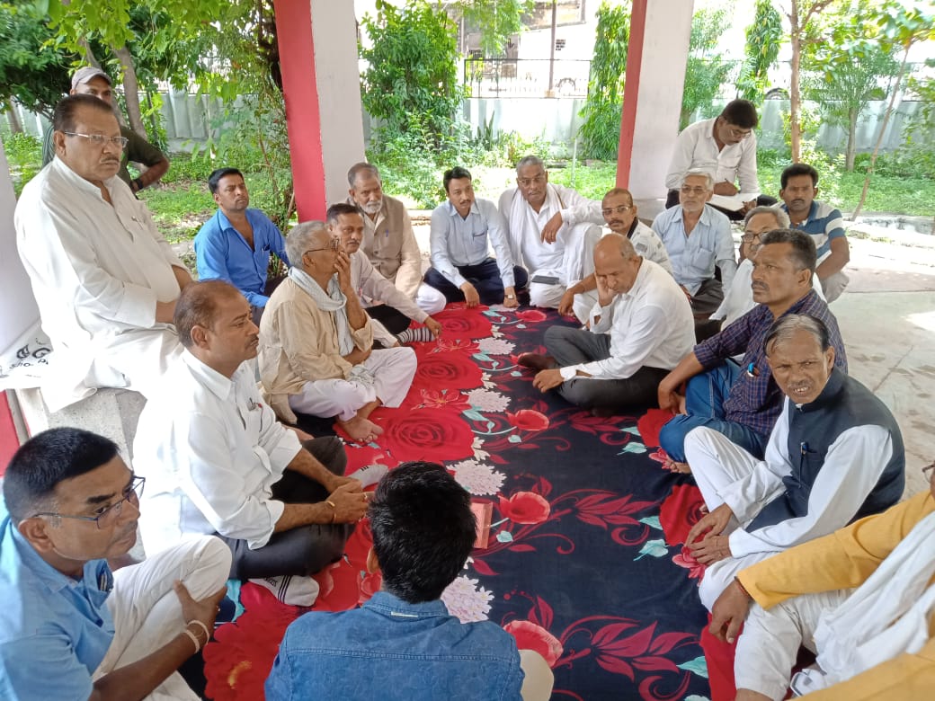 ईवीएम से लोकतंत्र को खतरा 09 अगस्त क्रान्ति दिवस पर  कमिश्नरी के समक्ष सर्वदलीय धरना