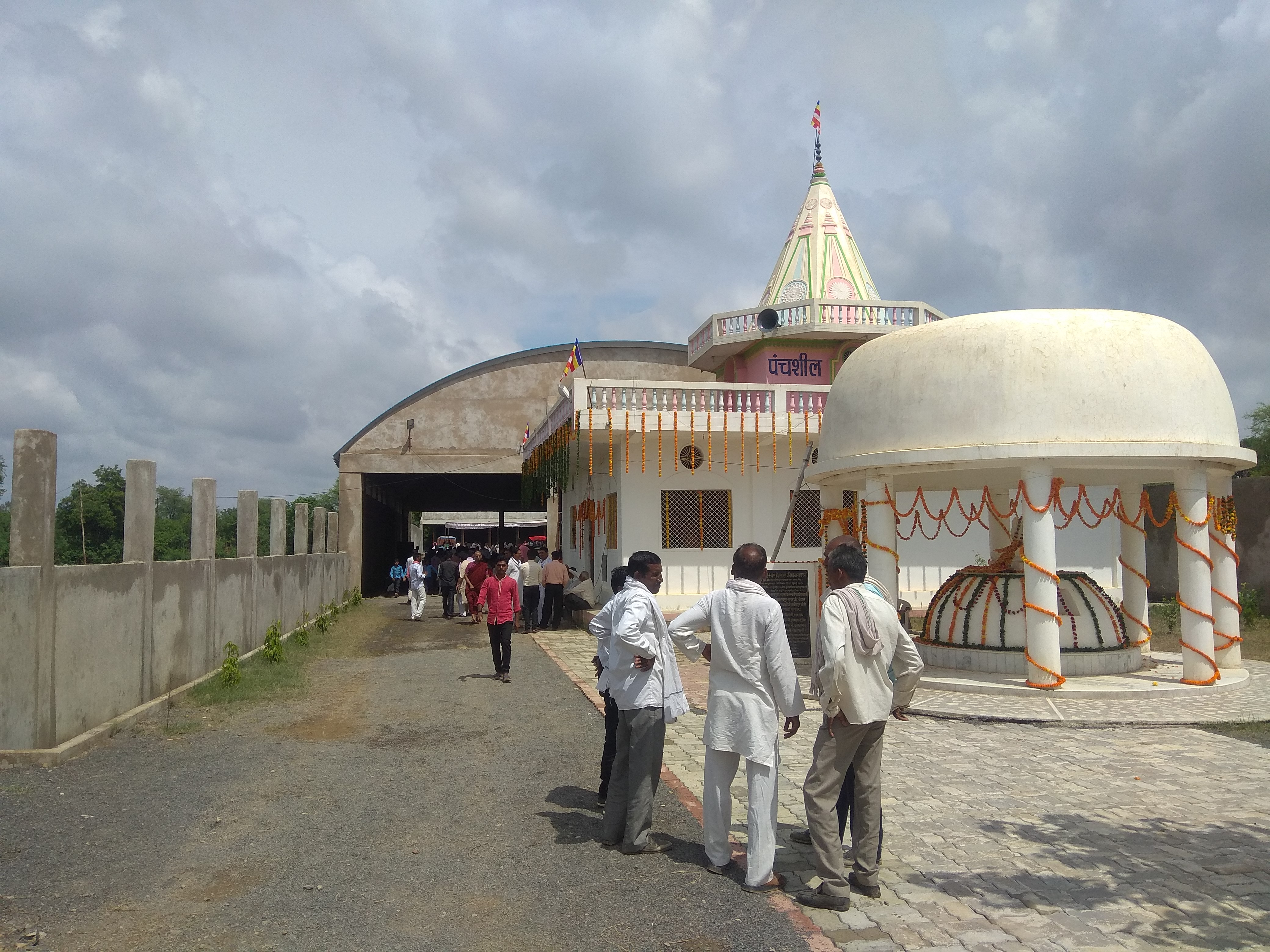 बौद्ध सम्मेलन सुमेदा गाँव मे संपन्न।