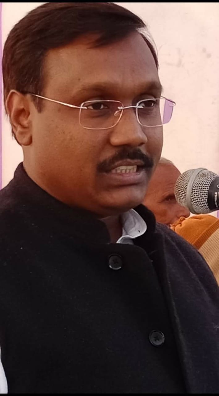 इस वर्ष प्रदेश के ग्रामीण अंचल में बनाए जाएंगे साढ़े 5 लाख पीएम आवास:-  मंत्री कमलेश्वर पटेल