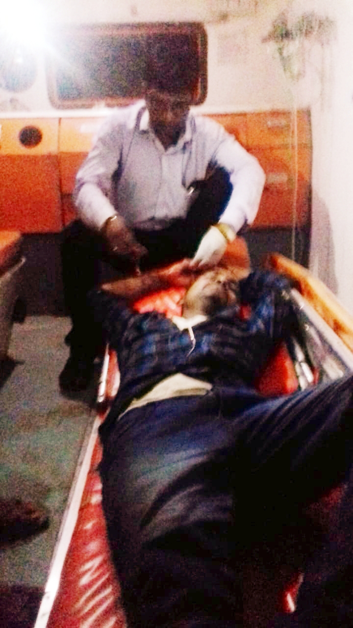 मऊगंज रींवा:अज्ञात  वाहन की ठोकर से मोटरसाइकिल सवार गम्भीर रूप से घायल