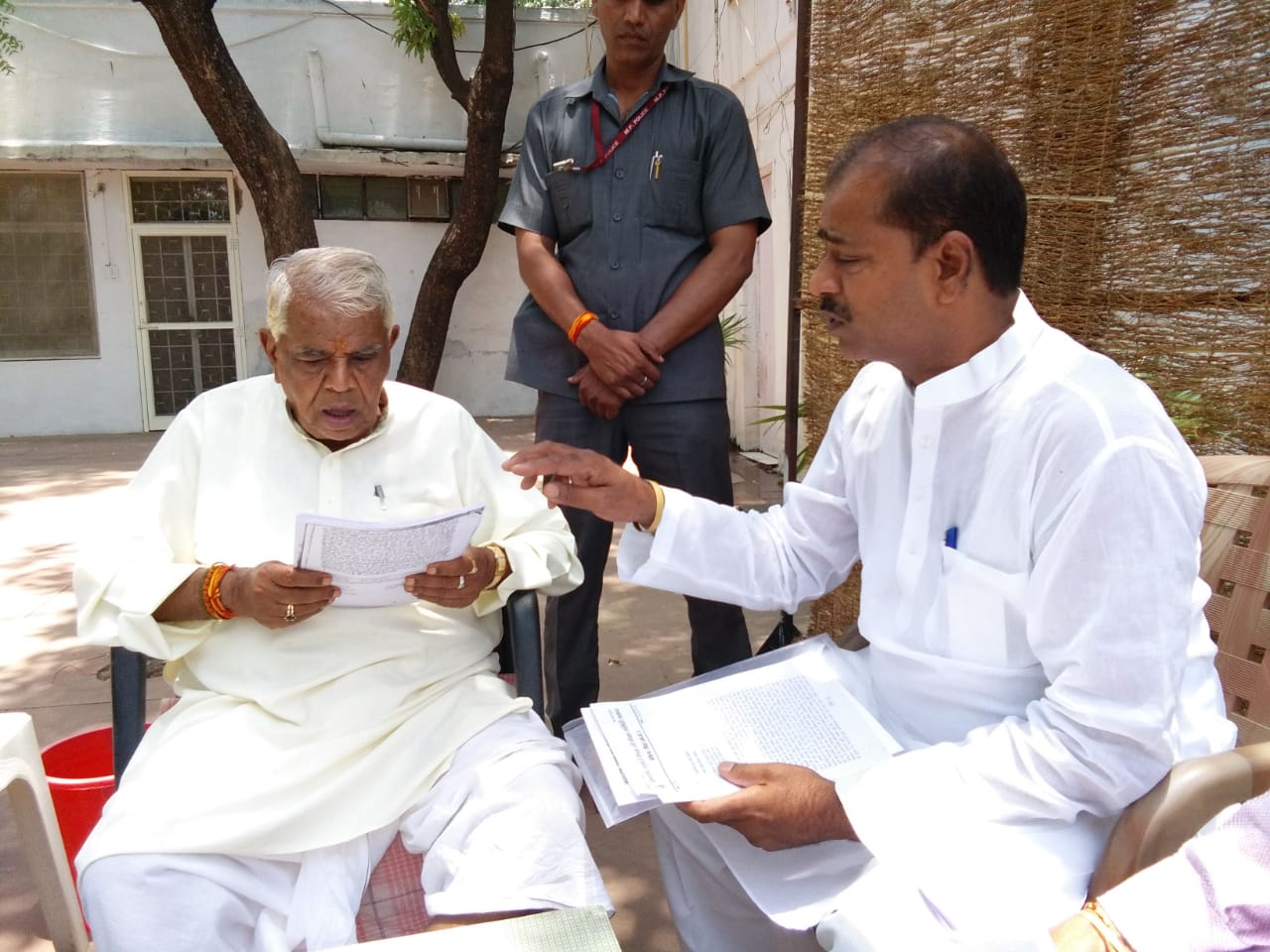  मध्यप्रदेश के पूर्व मुख्यमंत्री श्री बाबूलाल गौर जी  के निधन की खबर सुनकर जनता दल  सेक्यूलर के प्रदेशाध्यक्ष शिव सिंह एडवोकेट ने गहरा दुख व्यक्त किया है   