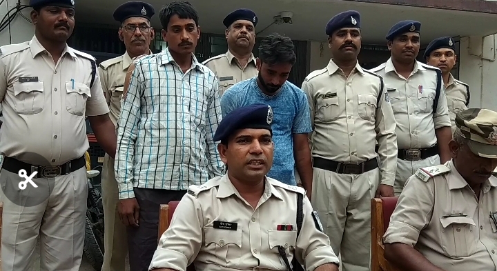 चोरहटा पुलिस ने पकड़ी 15 लाख कीमती 80 पेटी ओनरेक्स शिरफ