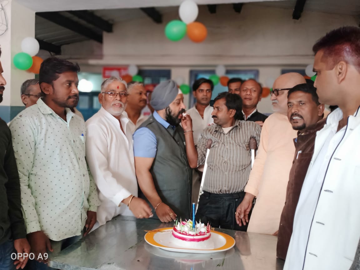 आम आदमी के सिपाही एवं कांग्रेस कमेटी के शहर अध्यक्ष गुरमीत सिंह 'मंगू सरदार