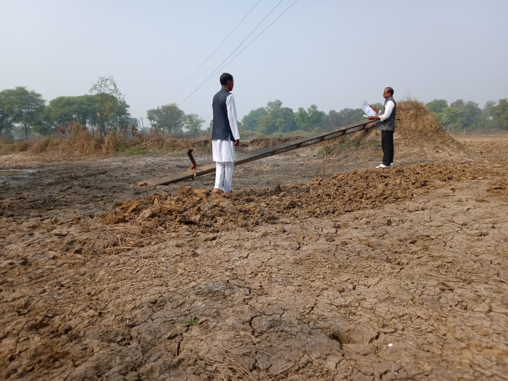  अमवा सत्तिहा तालाब को नष्ट कर शासन की हुई करोड़ो की क्षति एड.शिव सिंह