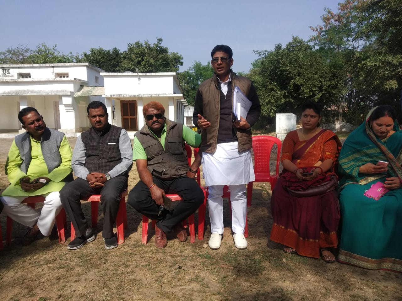 ए आई सी सी प्रभारी प्रभाकर झा ने मऊगंज कांग्रेस की ली वैठक