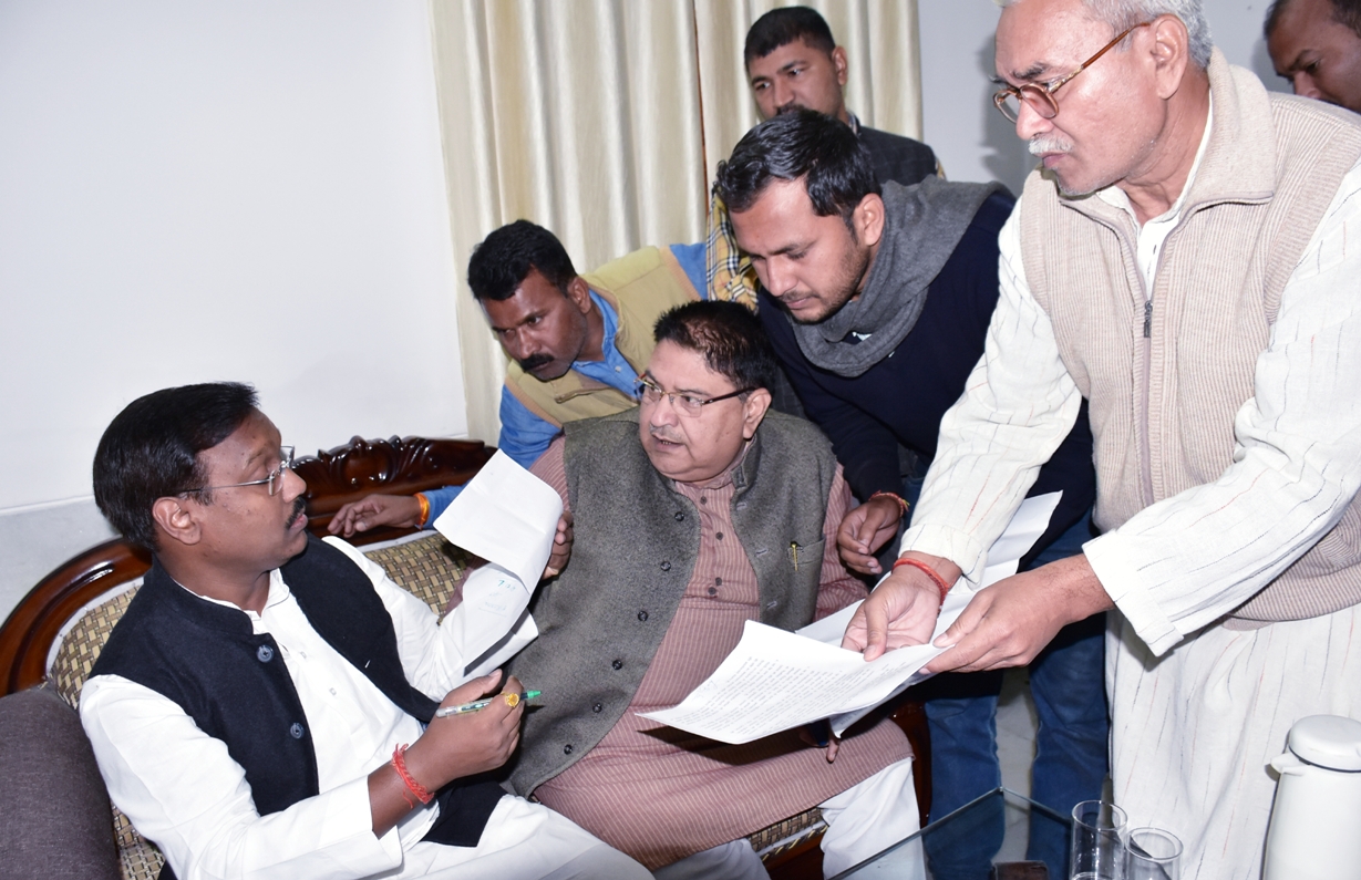 पंचायत एवं ग्रामीण विकास मंत्री ने आमजनों की समस्यायें सुनी
