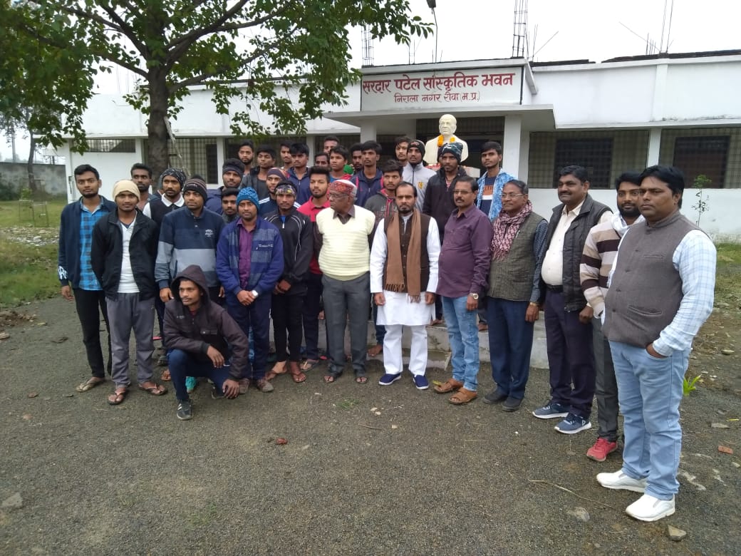 आज सरदार बल्लभ भाई पटेल संस्थान निराला नगर में लौह पुरुष सरदार बल्लभ भाई पटेल का परिनिर्वाण दिवस मनाया गया