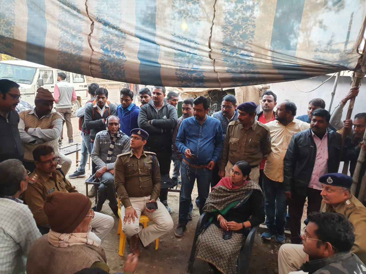  आरटीओ रीवा में व्याप्त भ्रष्टाचार अराजकता अनियमितता के खिलाफ चल रहे धरने पर पहुंचे रीवा हुजूर एसडीएम  एवं नगर पुलिस अधीक्षक