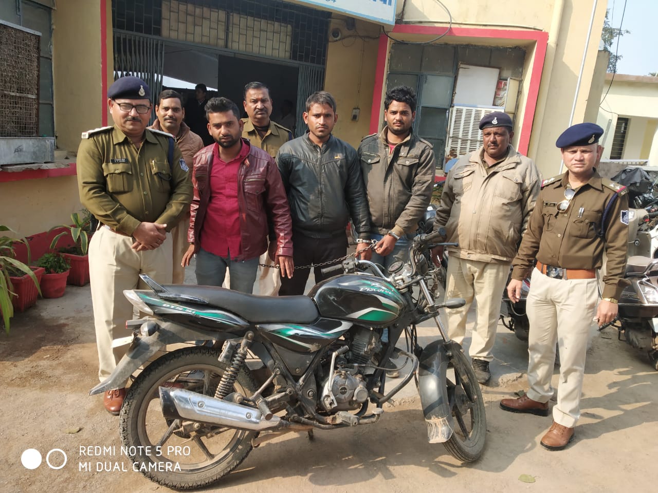 *चोरी की बाइक सहित तीन आरोपी पकड़ाए सिविल लाइन पुलिस को मिली सफलता*