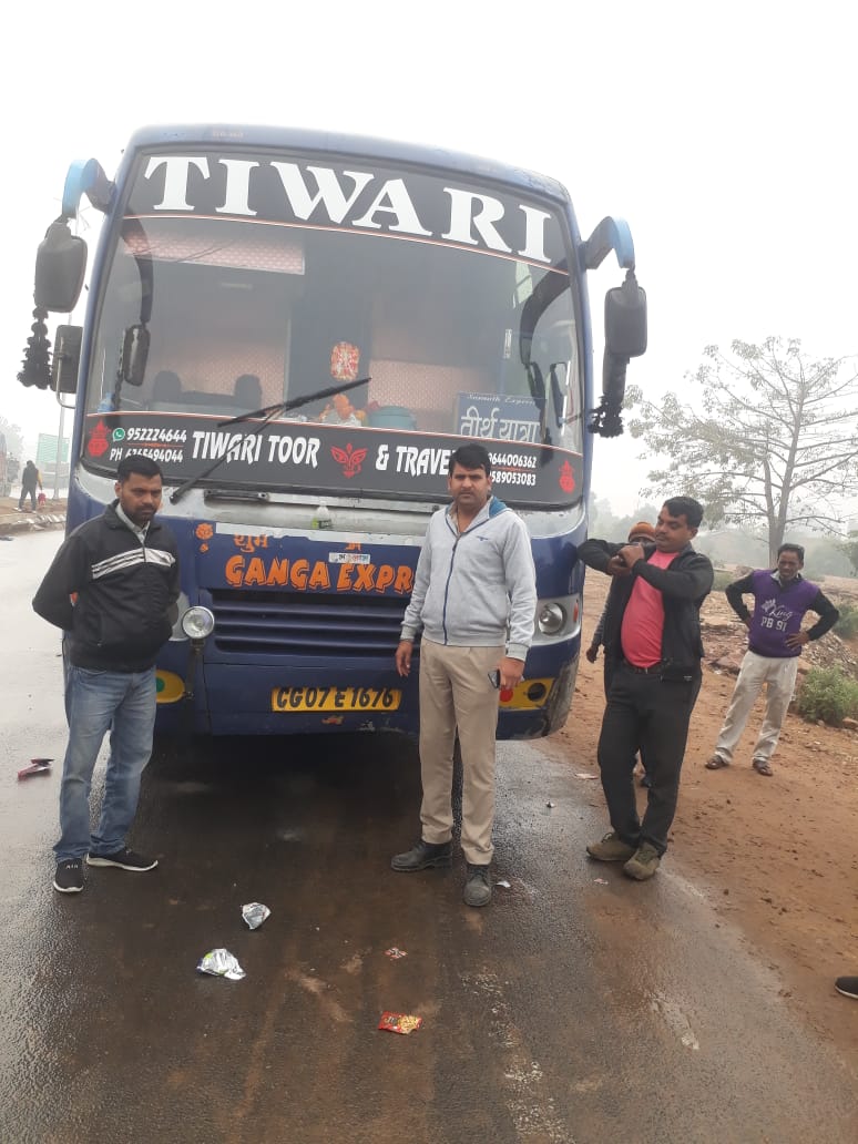  रीवा RTO की बडी कार्यवाही, बिना परमिट के सडक मे दौड रही 3 बस पकड़ाई