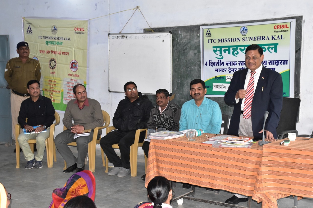 समाज के कल्याण के लिए महिलाएं जागरूक होकर कार्य करें – कमिश्नर डॉ. भार्गव