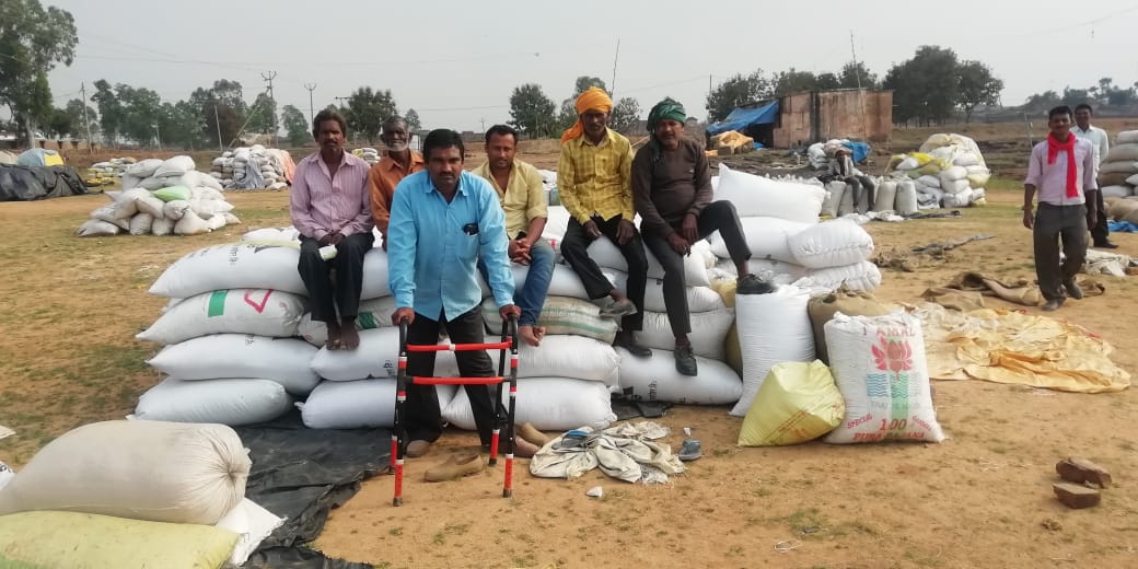 किसानों का पंद्रहवे दिन धरना जारी