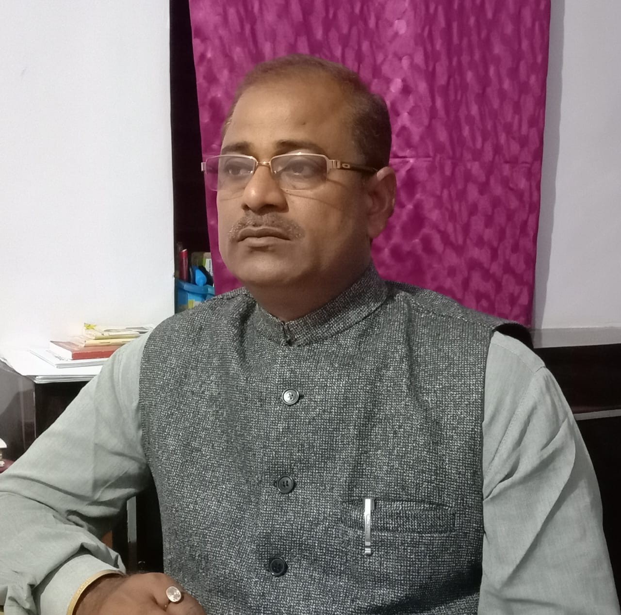 रेलवे पीड़ित किसानों को नौकरी से वंचित कर रही है मोदी सरकार ... शिव सिंह