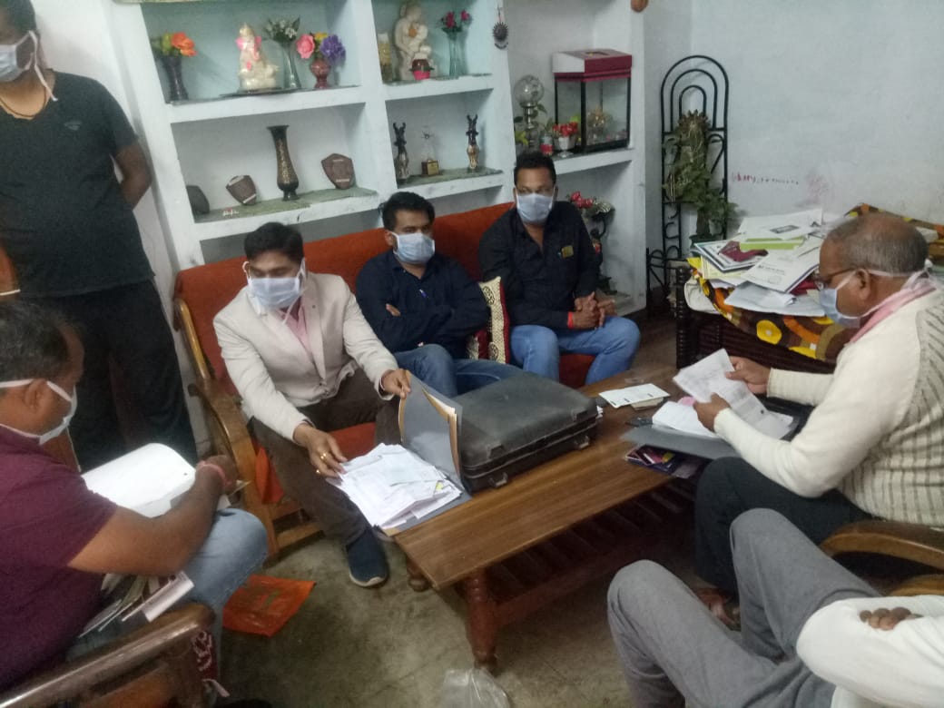 सीधी में लोकायुक्त की बड़ी कार्यवाही डीएसपी बीके पटेल के द्वारा की जा रही कार्यवाही