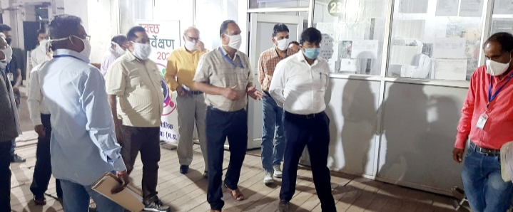 आयुक्त नगर पालिक निगम  अर्पित वर्मा ने  अवैध भवन निर्माण होता हुआ   शिकायत प्राप्‍त हुई तो संबन्धित वार्ड अधिकारी के विरूद्ध कठोर अनुशासनात्‍मक कार्यवाही की जायेगी।