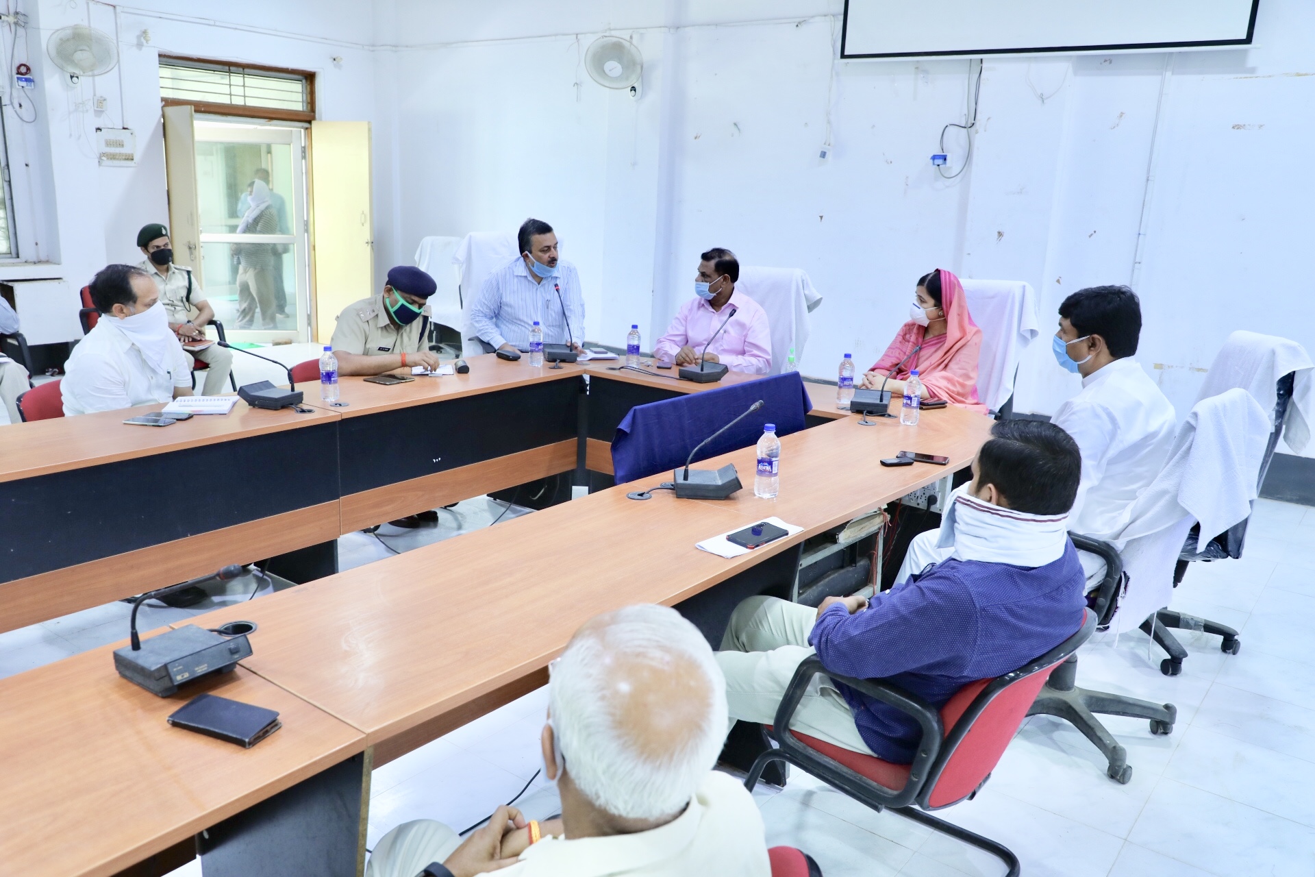 कोरोना वायरस के विरुद्ध लड़ाई लोगों के धैर्य, संयम, अनुशासन तथा कोरोना वारियर्स के समवेत प्रयासों से जीतेंगे-  कमिश्नर डॉ. भार्गव