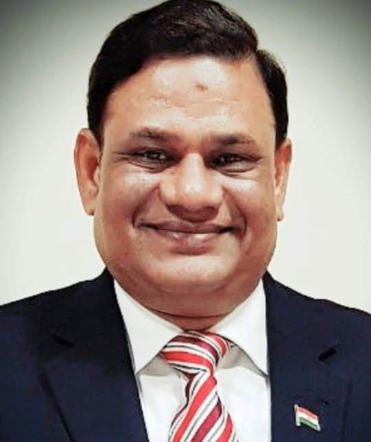 बाहर से आने वाला हर व्यक्ति अपने स्वास्थ्य की जांच अवश्य करायें - कमिश्नर डॉ. भार्गव स्वास्थ्य जांच न कराकर स्वयं तथा परिवार को कोरोना के खतरे में न डाले - कमिश्नर 