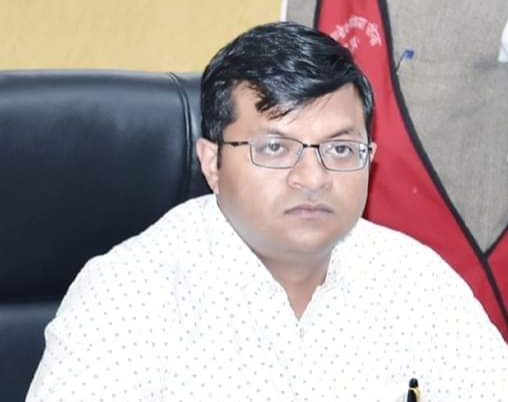 मुख्य कार्यपालन अधिकारी जिला पंचायत ने तीन लापरवाहों को किया निलंबित