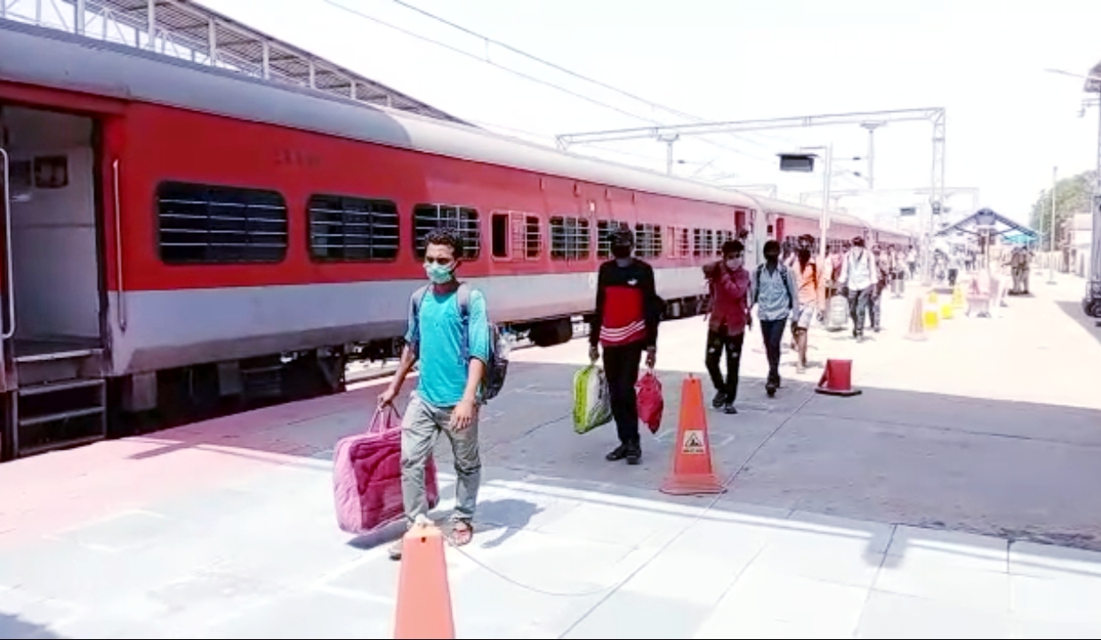 मदुरई से विशेष ट्रेन द्वारा 123 प्रवासी मजदूर रीवा पहुंचें