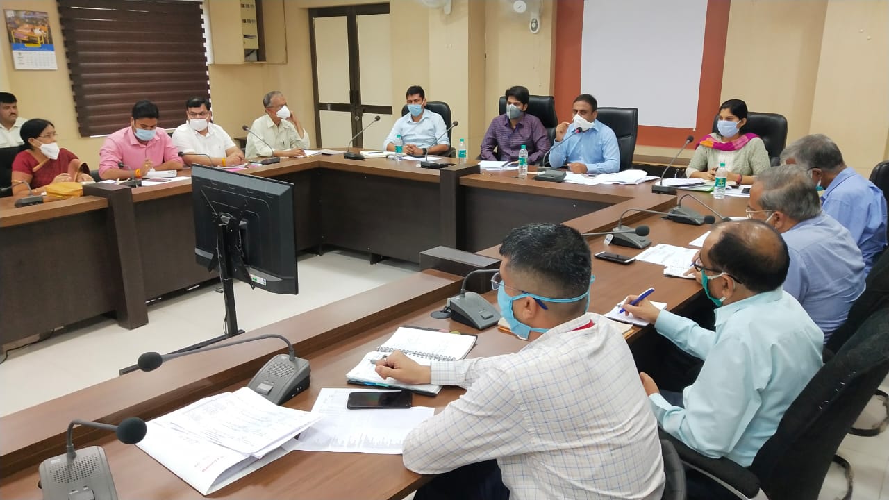लोक सेवा गारंटी के सभी आवेदनों का समय-सीमा में निराकरण करें  और अधिकारी अधीनस्थ कार्यालयों का नियमित रूप से निरीक्षण कर प्रतिवेदन दें - कलेक्टर 