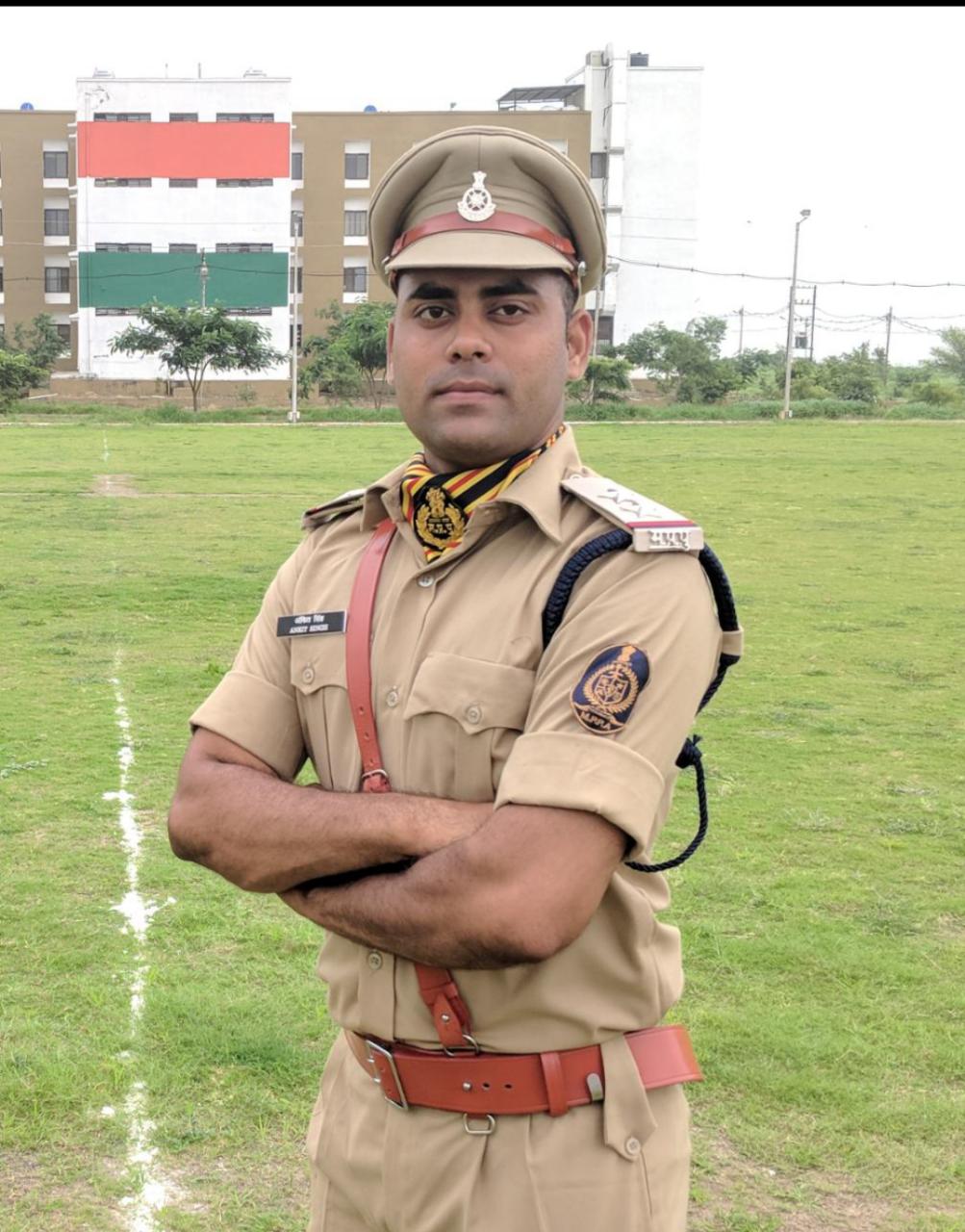 *अज्ञात वाहन ने मोटर साइकिल सवार मैहर में पदस्थ   एस आई अंकित सिंह और  हेमन्त शर्मा को मारी ठोकर जिसमें अंकित सिंह की घटना स्थल पर ही हुई मौत और हेमंत शर्मा हुए गंभीर रूप से  घायल*