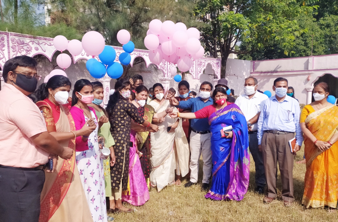 बेटियों को उनके हौसलों के उड़ान भरने के लिये प्रोत्साहित करना जरूरी – कलेक्टर 