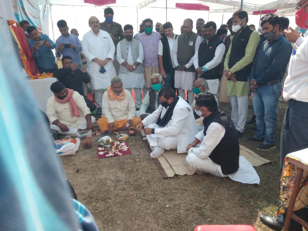 *_सांसद गणेश सिंह ने किया शिलान्यास_*