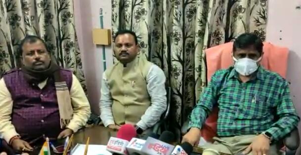जिले के मुखिया आज नगर परिषद् नौरोजाबाद पहुंचे विधायक संग लिया नगर विकास की चर्चा