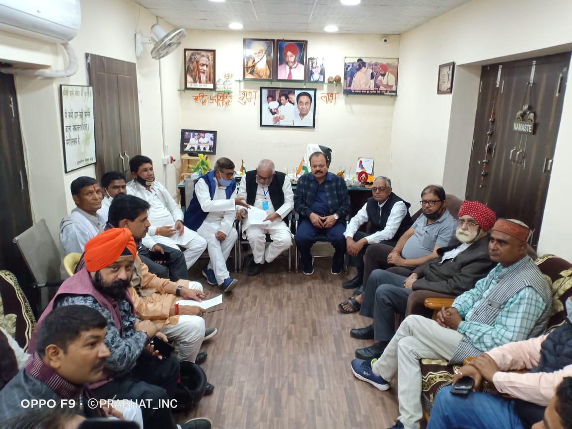 संयुक्त किसान मोर्चा के तत्वाधान में भारत बंद के समर्थन में हुई बैठक, रीवा बंद कर किसान बिल वापस लिए जाने ज्ञापन सौंपने का लिया गया निर्णय --