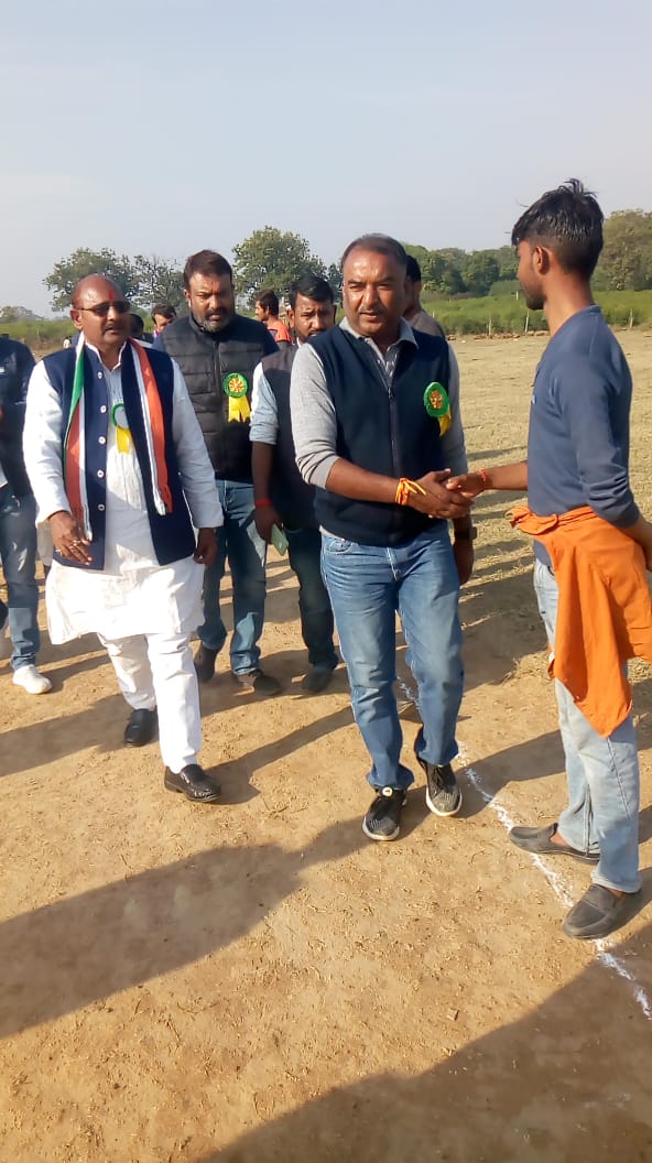 * - सितलहा क्रिकेट प्रीमियर लीग का  आज हुआ आगाज।*