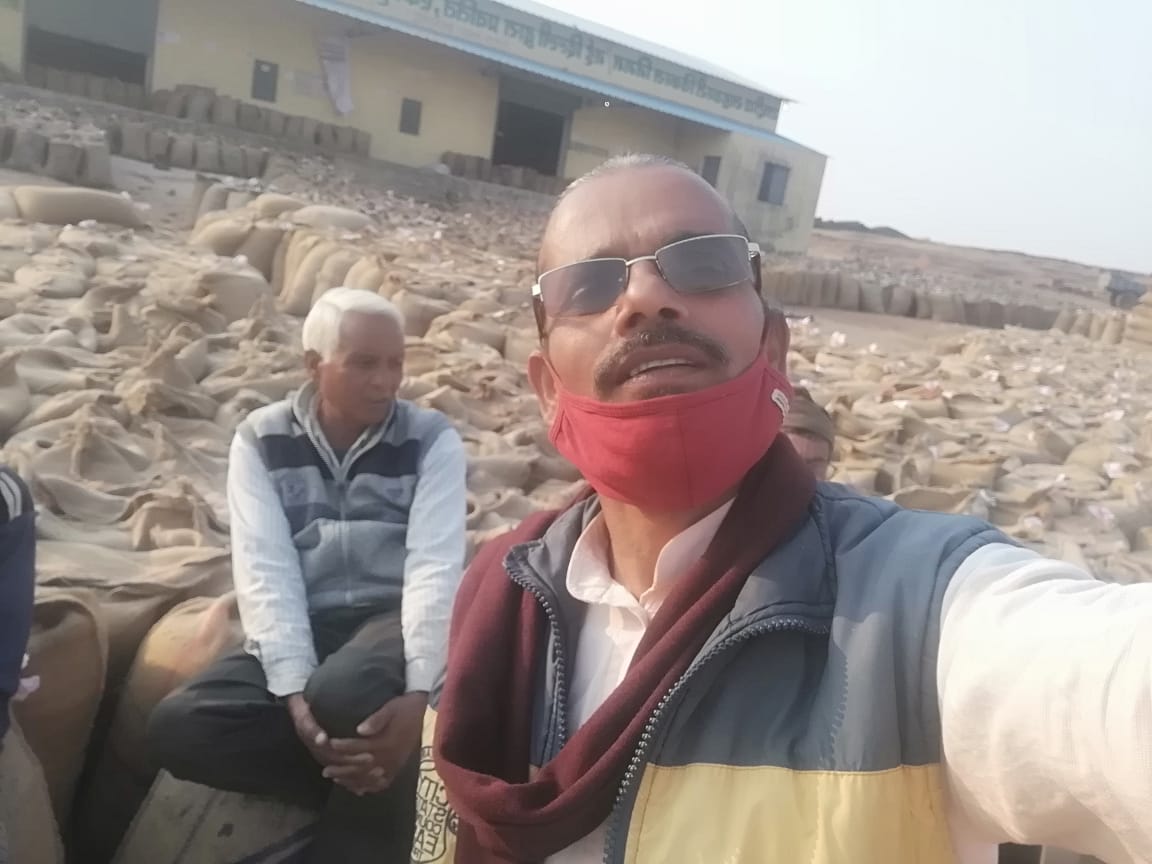 *बदवार खरीदीं केन्द्र मे परिवहन न होने तौल मे हो रही है दिक्कत*