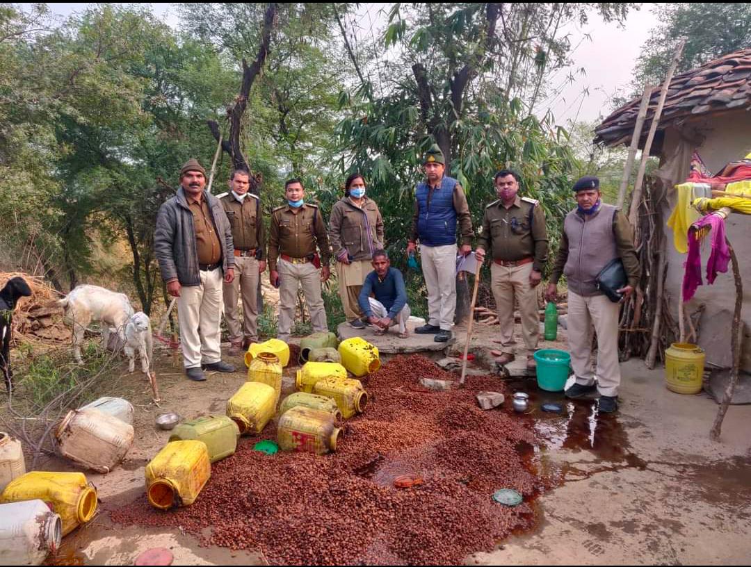 *अवैध शराब के विरुद्ध आबकारी विभाग ने की दिखावा कार्रवाई*
