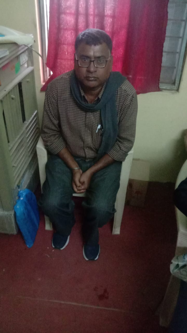 पुलिस अधीक्षक लोकायुक्त रीवा के निर्देशन में जिला सीधी तहसील मझौली, ग्राम पंचायत दादर के सचिव 5000 रुपये मे ट्रेप