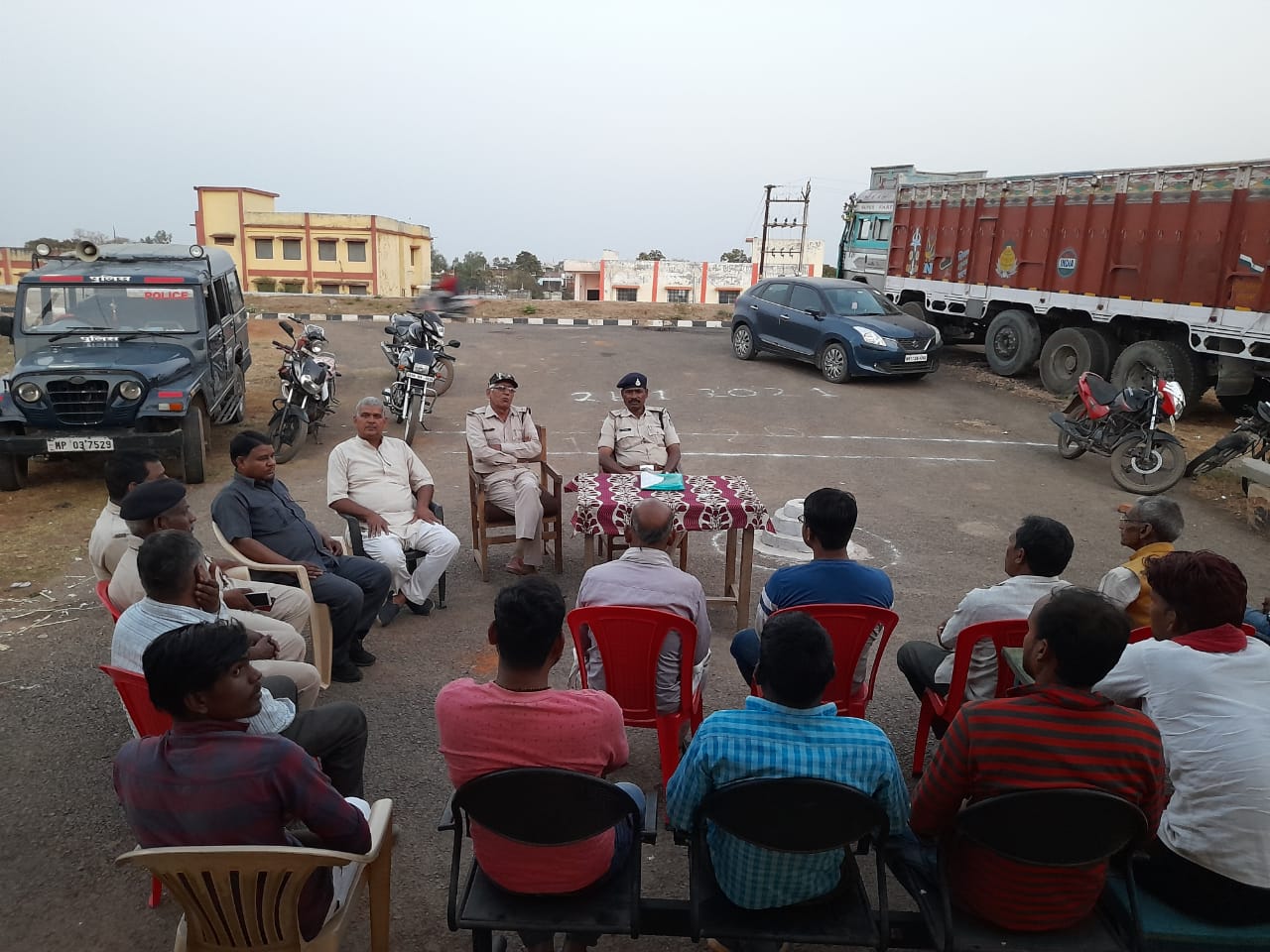 थाना प्रभारी मनगवा यू.बी सिंह  द्वारा चलाए गए नशा मुक्ति अभियान के द्वारा लोगों को किया गया जागरूक 