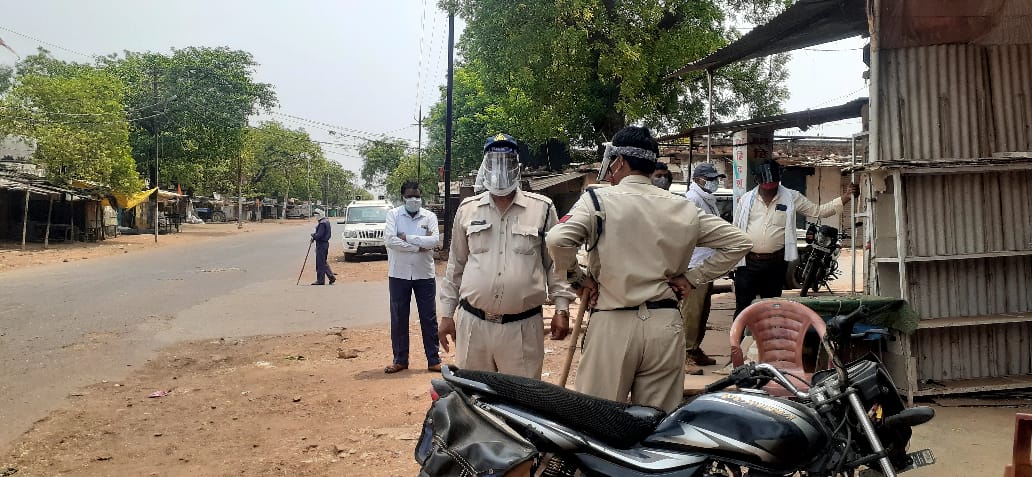 *तिसरे दिन भी लॉक डाउन का उल्लंघन करने वालों पर मऊगंज पुलिस ने की सख्त कार्रवाई*