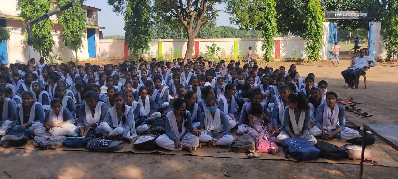 शासकीय उच्चतर माध्यमिक विद्यालय गौरी मे विश्व हिन्दू परिषद् वजरंग दल के द्वारा युवा संस्कार सप्ताह मे स्वतंत्रता का 75 वॉ वर्ष मनाया ।