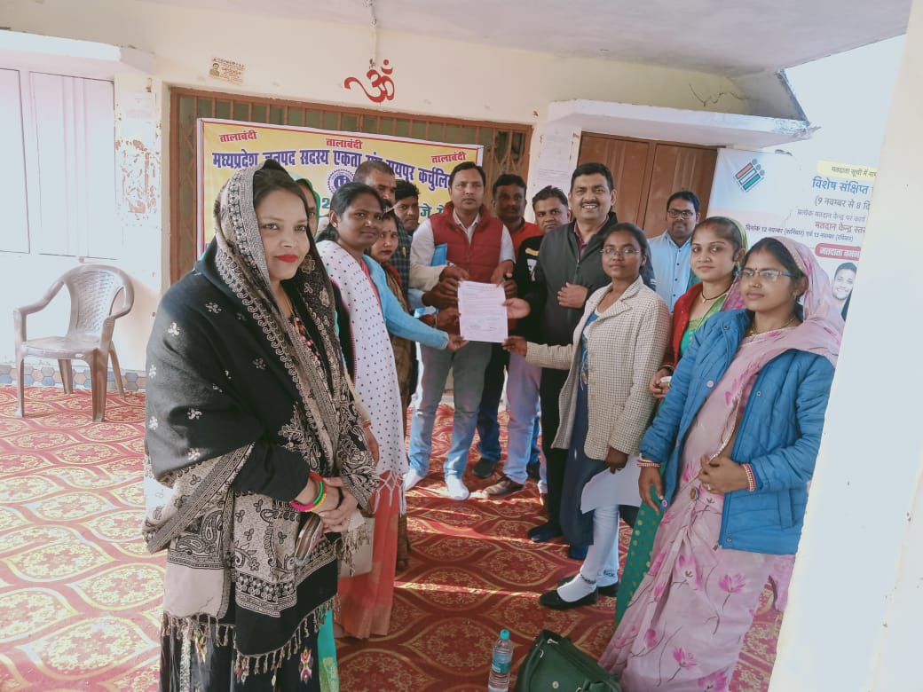 *मध्यप्रदेश जनपद एकता संघ रायपुर कर्चू. जिला रीवा म.प्र , ने पांच सूत्रीय मांगों को लेकर जनपद पंचायत रायपुर कर्चू. में ताला लगाकर अपनी मांगों को लेकर सीएम के नाम तहसीलदार , एसडीएम,और सीईओ रायपुर कर्चू. को ज्ञापन सौंपा !*